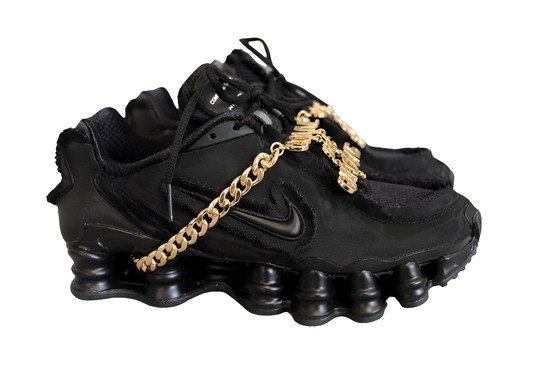 Les baskets Nike Shox TL allient un style avant-gardiste et une innovation technique avancée. Leur design unique et leurs détails sophistiqués.