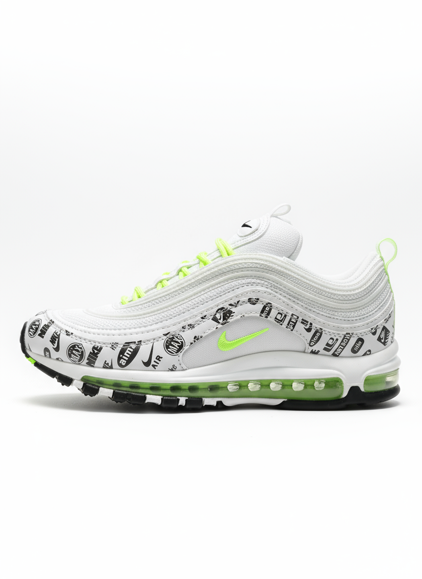 Premièrement, les baskets Nike Air Max 97 Femme incarnent un design emblématique et audacieux.

Inspirées des lignes fluides des trains à grande vitesse japonais.