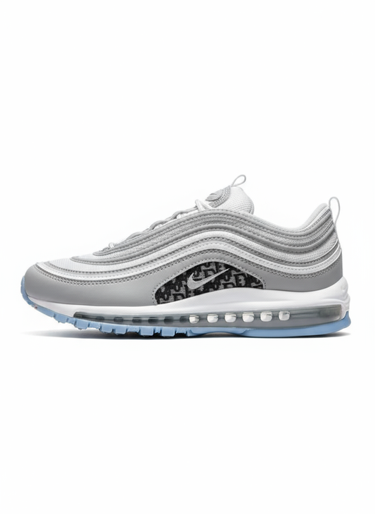 Premièrement, les baskets Nike Air Max 97 Femme incarnent un design emblématique et audacieux.