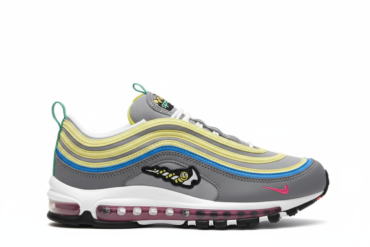 Premièrement, les baskets Nike Air Max 97 Femme incarnent un design emblématique et audacieux.
