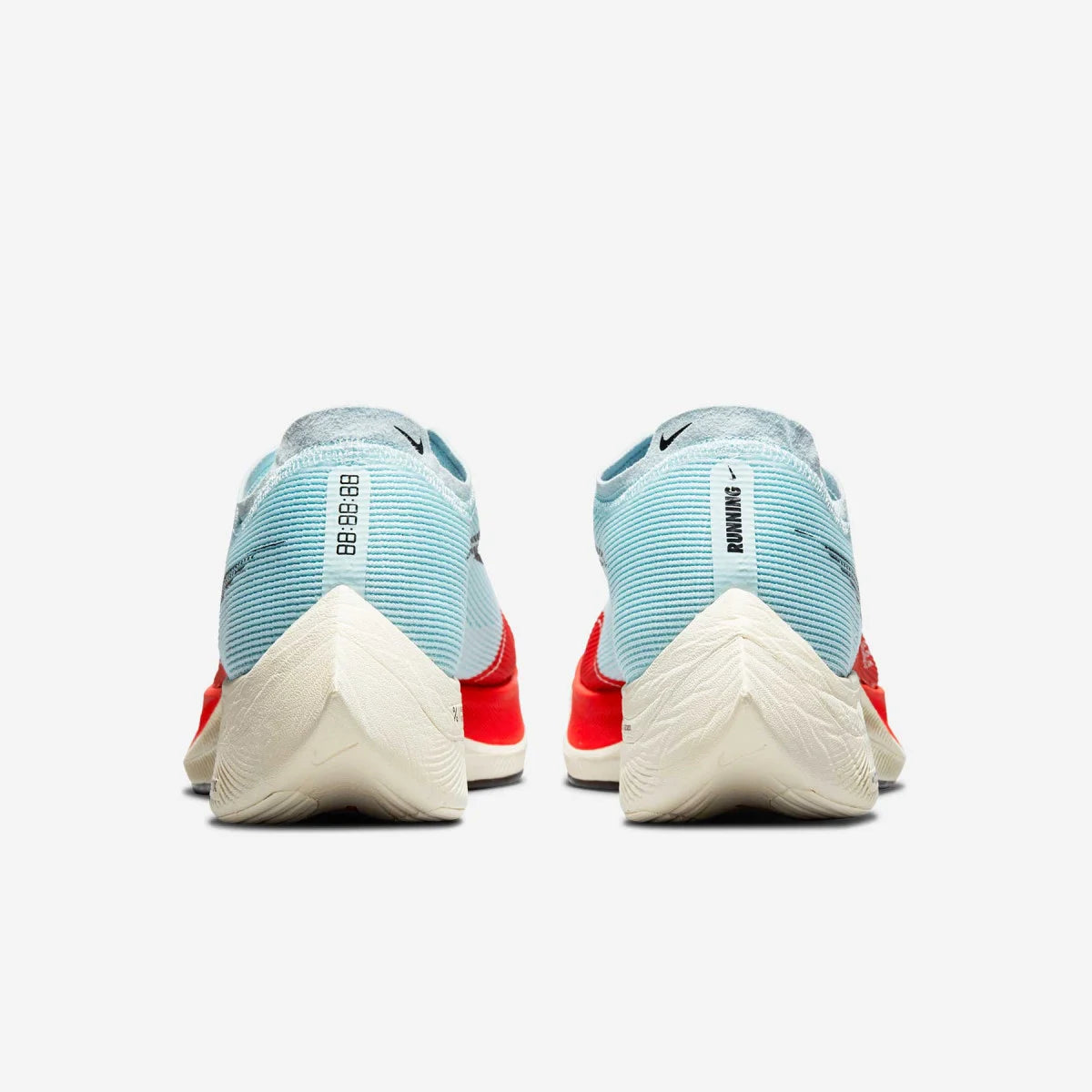 Les baskets Nike Air Zoom Femme se démarquent par leur design sportif et moderne, conçu pour maximiser les performances exceptionnelles 