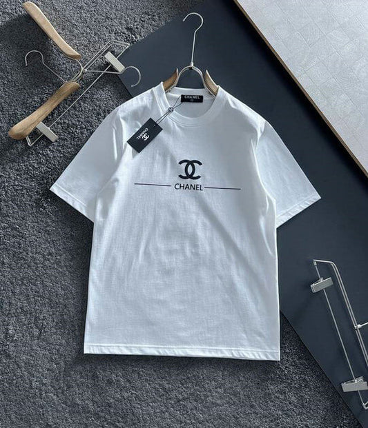 Premièrement : les T shirts Chanel Femme offrent une élégance et un confort inégalés.