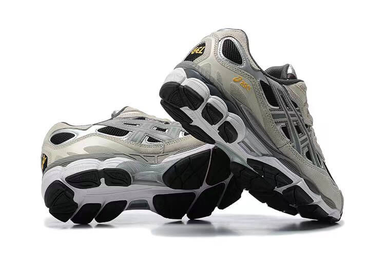 Premièrement :Les baskets Asics  offrent une combinaison parfaite de style et de performance. Leur design élégant et leurs technologies de pointe les rendent idéales pour les coureurs et les amateurs de mode.