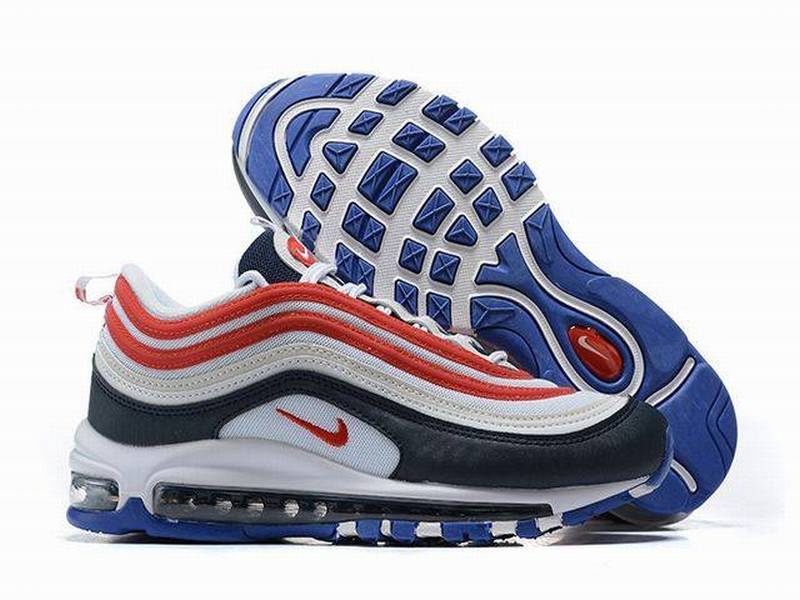 Premièrement, les baskets Nike Air Max 97 Femme incarnent un design emblématique et audacieux.