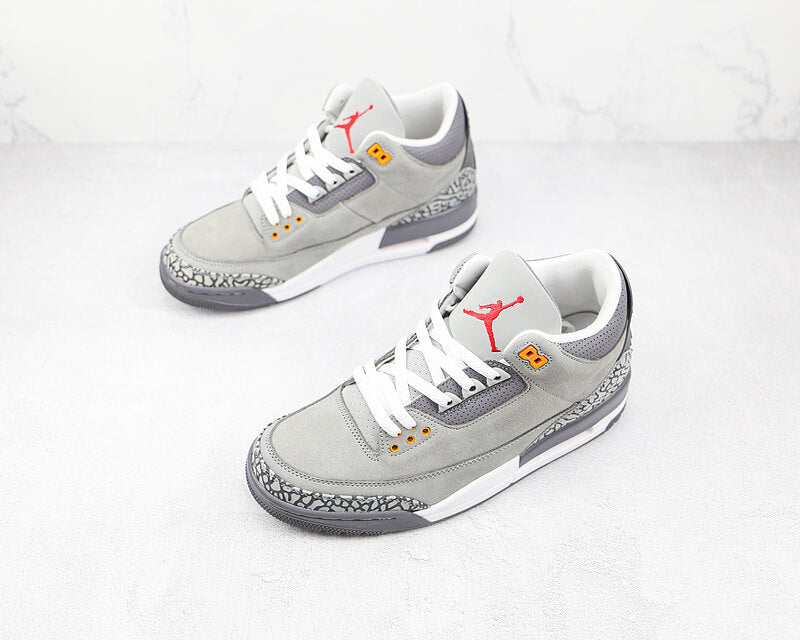 Premièrement, les baskets Air Jordan 3 Femme sont un symbole de style intemporel et de performance de haut niveau.