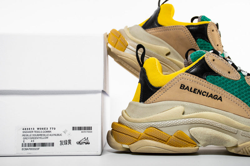 Résultats de l'évolution emblématique de la marque Balenciaga, les chaussures Balenciaga Triple S "Beige Green Yellow" Femme sont un témoignage de l'engagement de Balenciaga à combiner style et innovation.