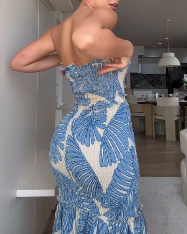 Premièrement : Cette Robe de vacances bandeau à imprimé tropical avec cordon de serrage , froncée et volantée , taille cintrée, coupe ajustée, ourlet à volants, robe sirène femme .