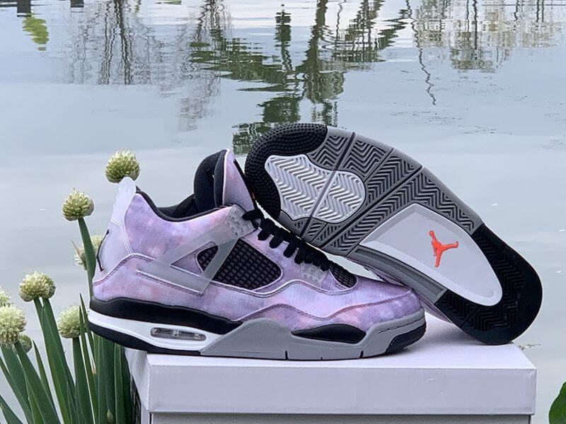 Premièrement : Les baskets Air Jordan 4 Femme se distinguent par leur design iconique et leur capacité à allier style et fonctionnalité.