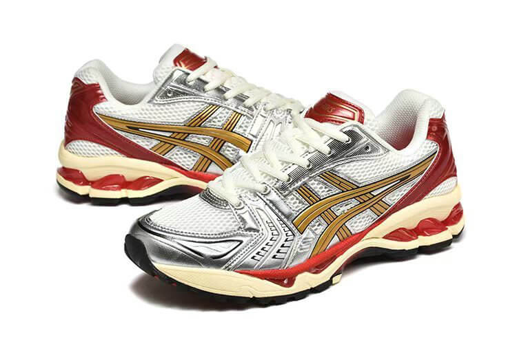 Premièrement :Les baskets Asics GEL-KAYANO offrent une combinaison parfaite de style et de performance.