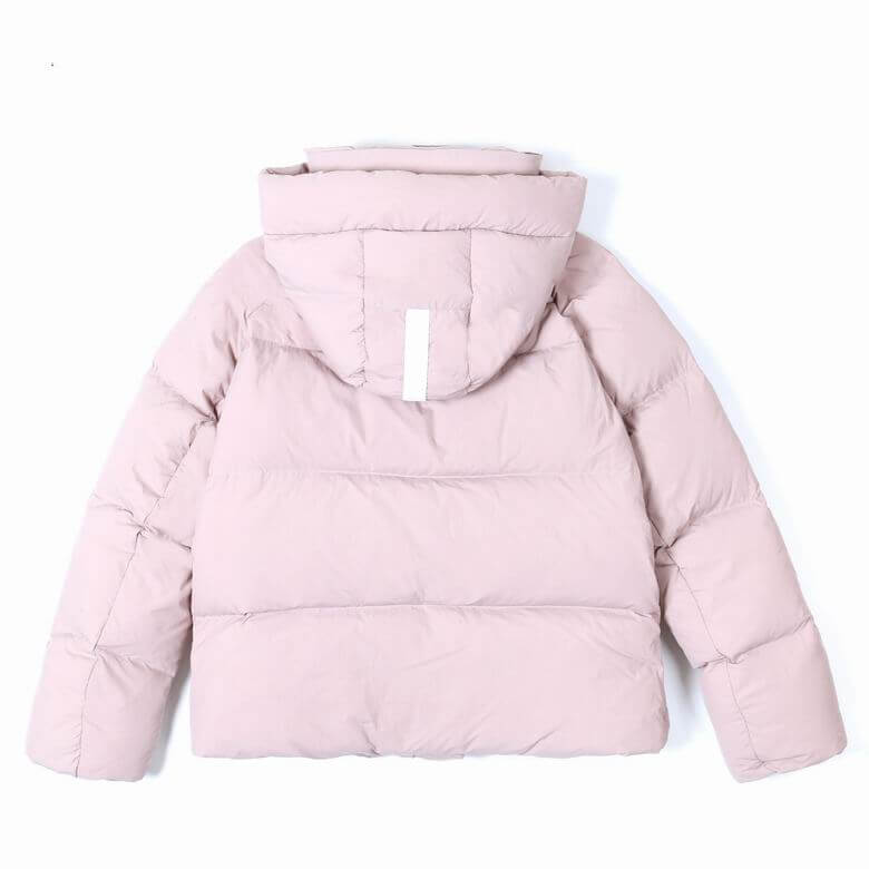 Résultat de l'évolution emblématique de la marque Canada G00se Femme, la Doudoune Canada G00se Femme est un témoignage de l'engagement de Canada G00se à combiner style