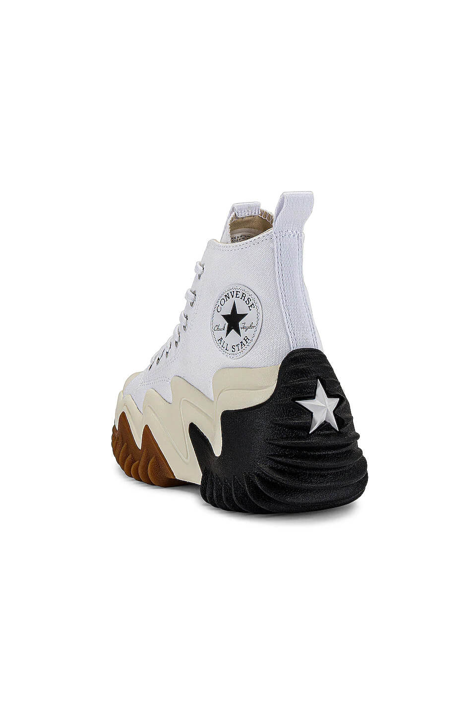 Premièrement : Les baskets Converse Femme se distinguent par leur design iconique et leur esthétique vintage.