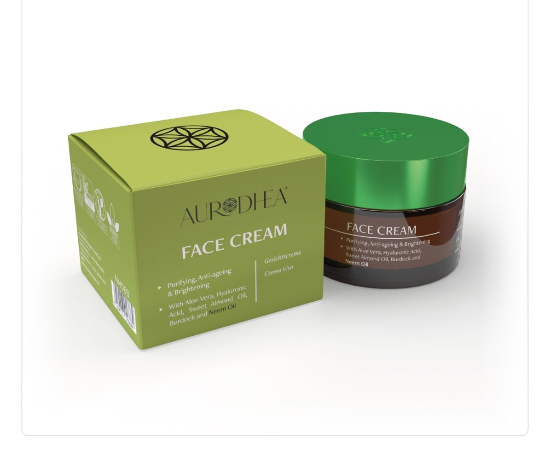 La gamme à l’huile de neem  Chogan est spécialement conçue pour purifier.

apaiser et revitaliser la peau et les cheveux grâce aux propriétés exceptionnelles de cet ingrédient naturel.