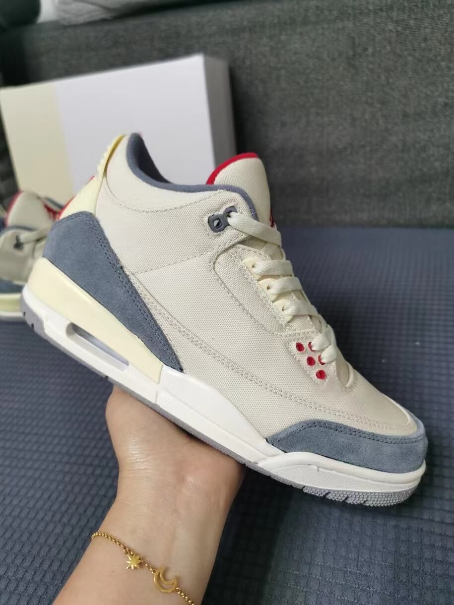 Premièrement, les baskets Air Jordan 3 Femme sont un symbole de style intemporel et de performance de haut niveau.