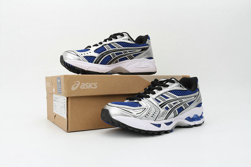 Résultats de l'engagement emblématique de la marque Asics à combiner style et innovation, les sneakers Asics Femme  sont des pièces maîtresses de la mode sportive.