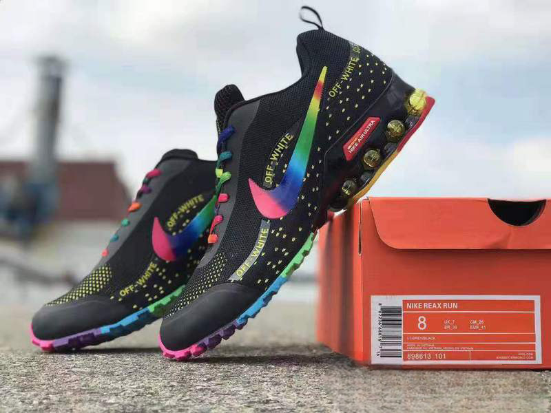 Les baskets Nike Shox Reax Run Air 2021 Femme marquent une évolution audacieuse dans la ligne Shox, avec un design à la fois moderne et fonctionnel.