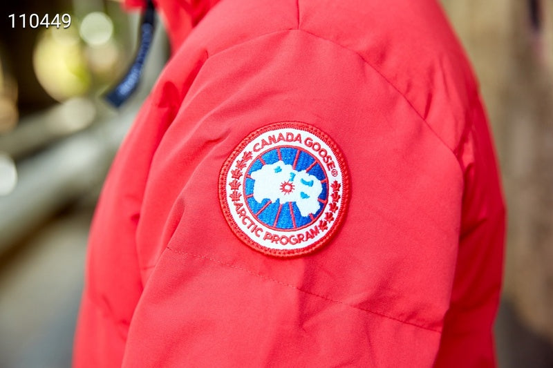 Résultat de l'évolution emblématique de la marque Canada G00se Femme, la Doudoune Canada G00se Femme est un témoignage de l'engagement de Canada G00se à combiner style,