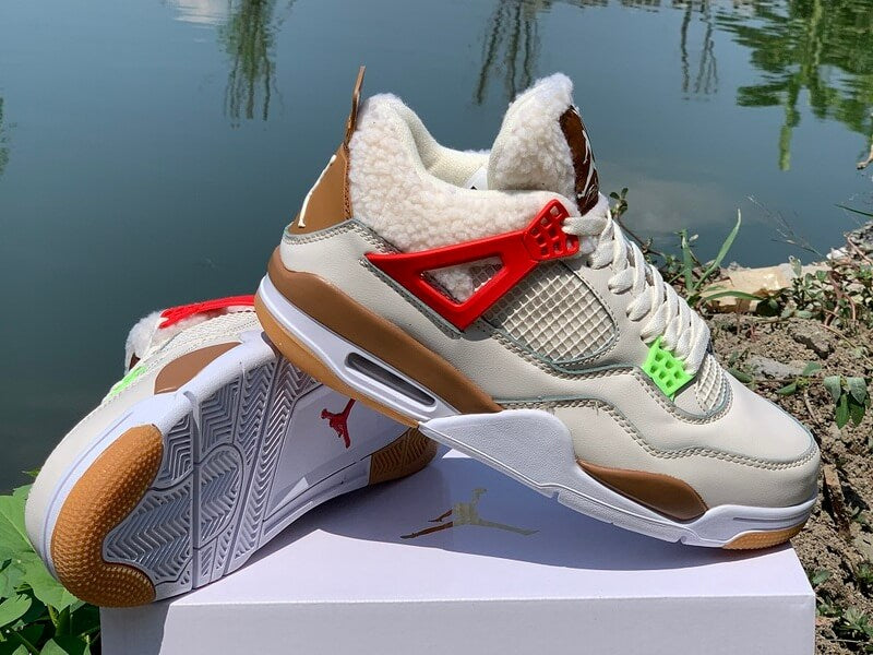 Premièrement : Les baskets Air Jordan 4 Femme se distinguent par leur design iconique et leur capacité à allier style et fonctionnalité.
