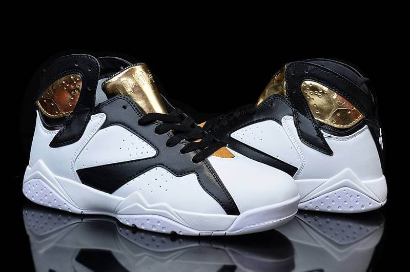Premièrement, les baskets Air Jordan 7 Femme se distinguent par leur design iconique et leur confort exceptionnel.