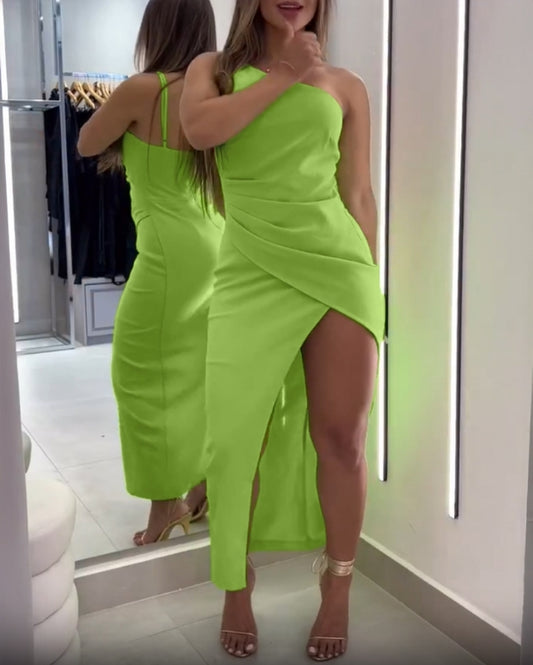 Premièrement : Cette Robe longue décontractée à une épaule sans manches , Froncée et fendue sur le côté Femme.