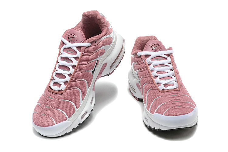  les baskets Nike TN Air Max Plus sont un témoignage de l'engagement de Nike à combiner style et innovation.