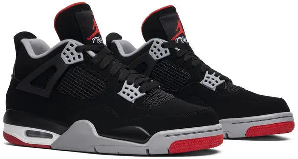 Premièrement : Les baskets Air Jordan 4 Femme se distinguent par leur design iconique et leur capacité à allier style et fonctionnalité.