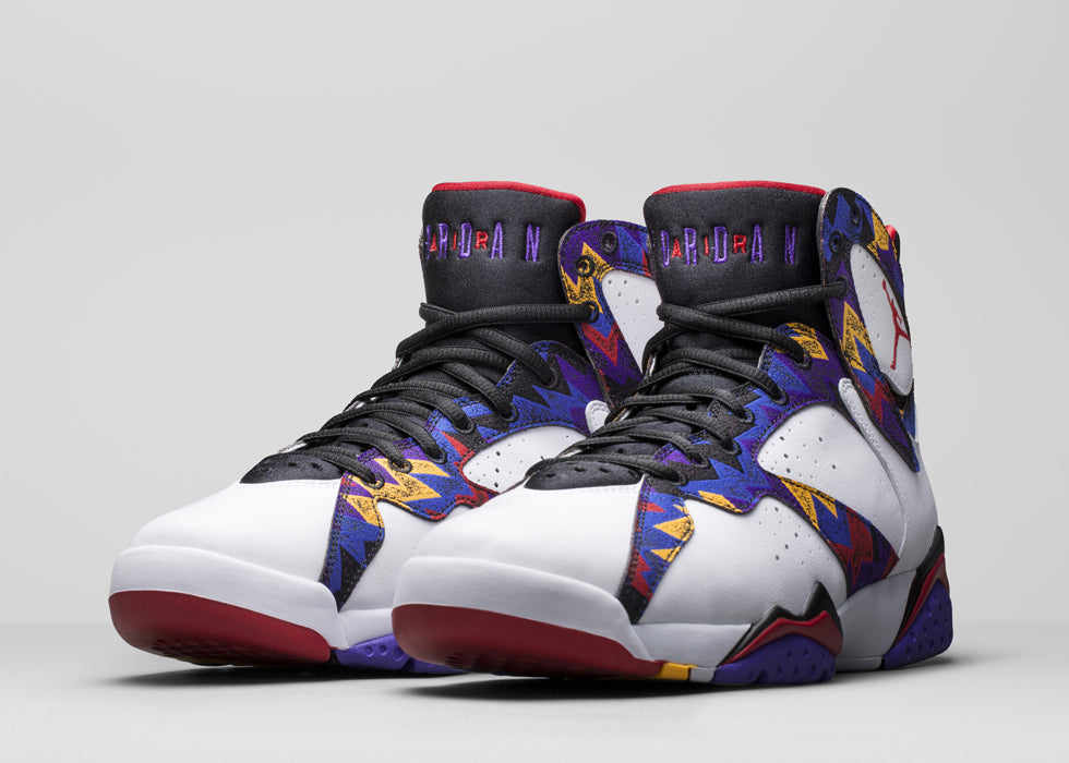 Premièrement, les baskets Air Jordan 7 Femme se distinguent par leur design iconique et leur confort exceptionnel.