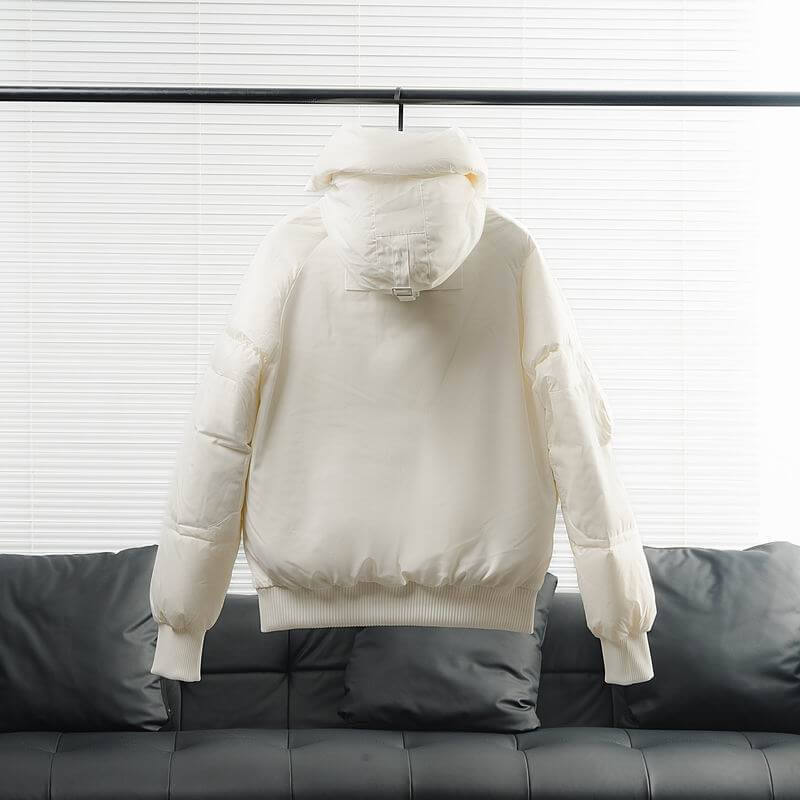 Résultat de l'évolution emblématique de la marque Canada G00se Femme, la Doudoune Canada G00se Femme est un témoignage de l'engagement de Canada G00se à combiner style,