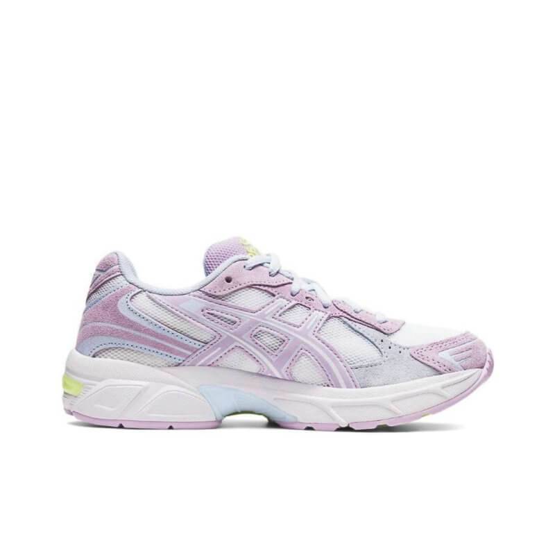 Premièrement :Les baskets Asics  offrent une combinaison parfaite de style et de performance. Leur design élégant et leurs technologies de pointe les rendent idéales pour les coureurs et les amateurs de mode.