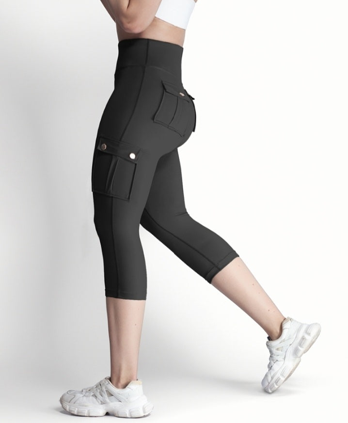 Premièrement : Ce Legging de motard taille haute avec poches à rabat pour soulever les fesses.