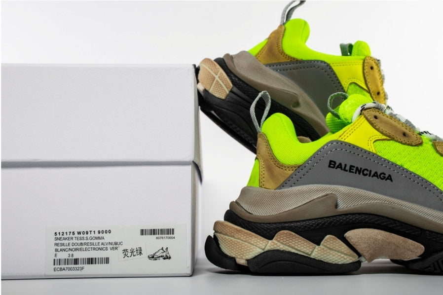 les sneakers Balenciaga Triple S "Beige Green Yellow" Femme sont un témoignage de l'engagement de Balenciaga à combiner style et innovation.