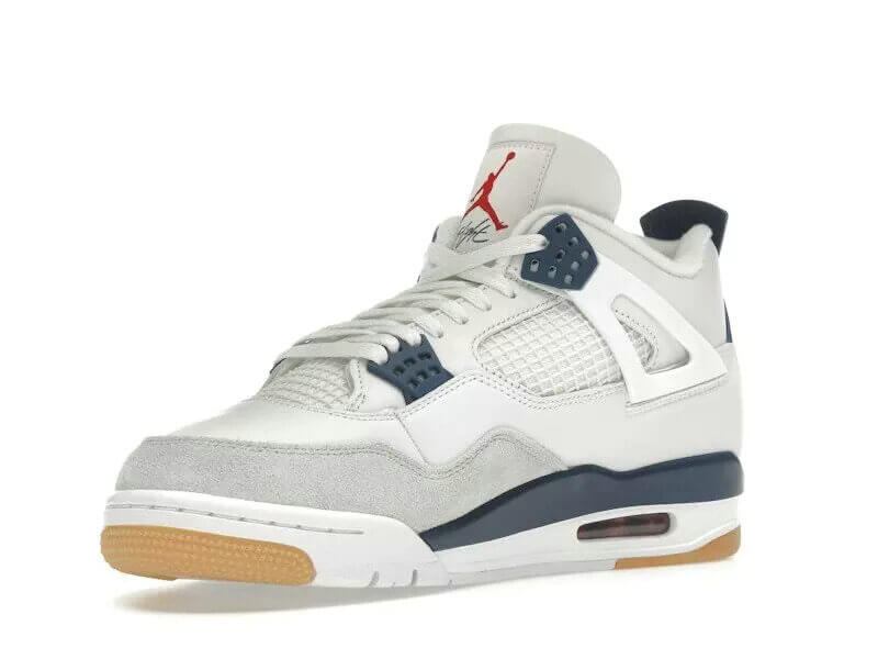 Premièrement : Les baskets Air Jordan 4 Femme se distinguent par leur design iconique et leur capacité à allier style et fonctionnalité.