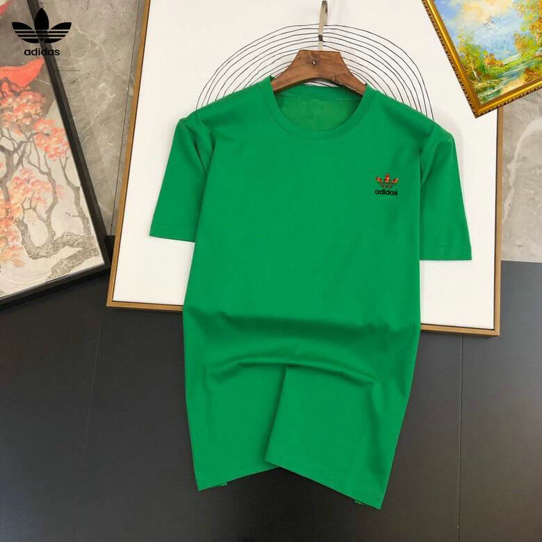 Découvrez notre collection exclusive de polos Adidas pour femme, alliant élégance sportive et confort optimal.