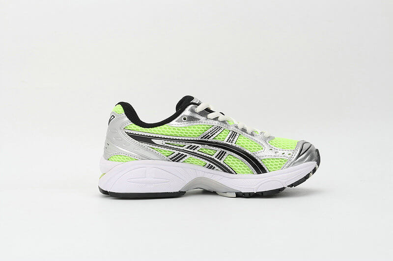 Résultats de l'engagement emblématique de la marque Asics à combiner style et innovation, les sneakers Asics Femme  sont des pièces maîtresses de la mode sportive.