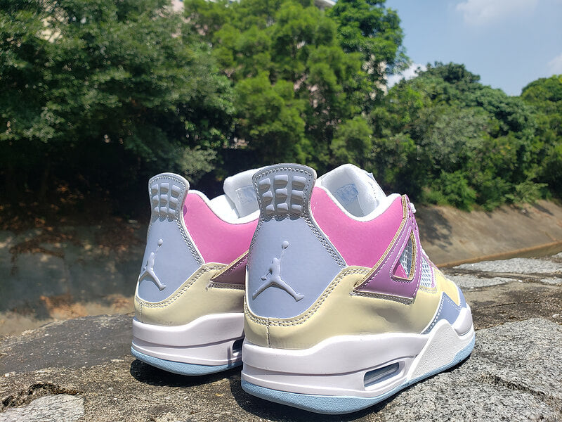 Premièrement : Les baskets Air Jordan 4 Femme se distinguent par leur design iconique et leur capacité à allier style et fonctionnalité.