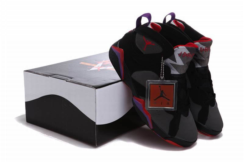 Premièrement, les baskets Air Jordan 7 Femme se distinguent par leur design iconique et leur confort exceptionnel.
