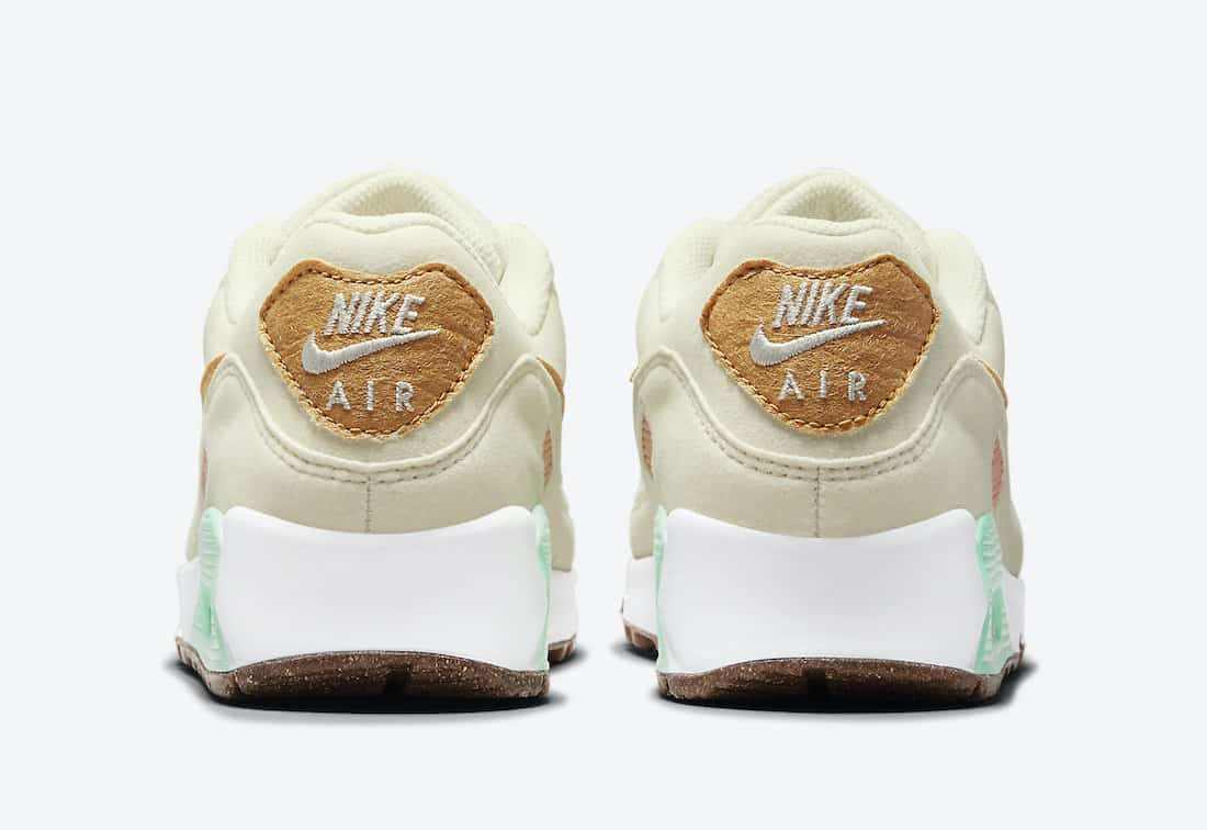 Les baskets Nike Air Max 90 Futura sont des pièces maîtresses de la mode.