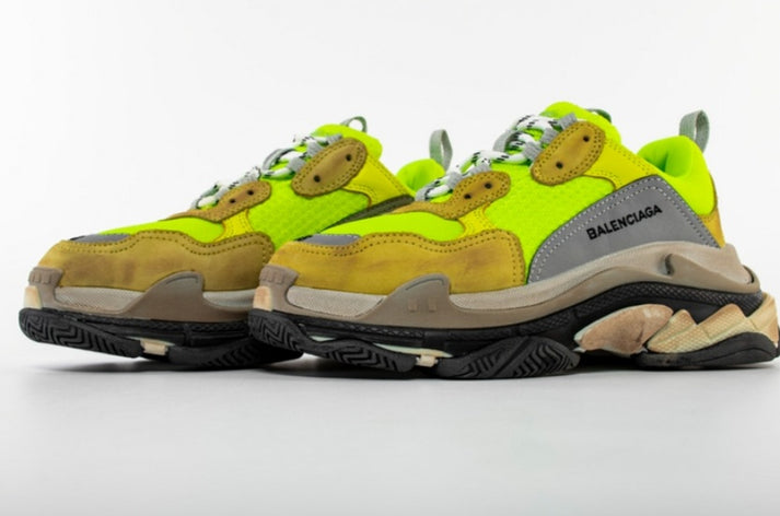 les sneakers Balenciaga Triple S "Beige Green Yellow" Femme sont un témoignage de l'engagement de Balenciaga à combiner style et innovation.