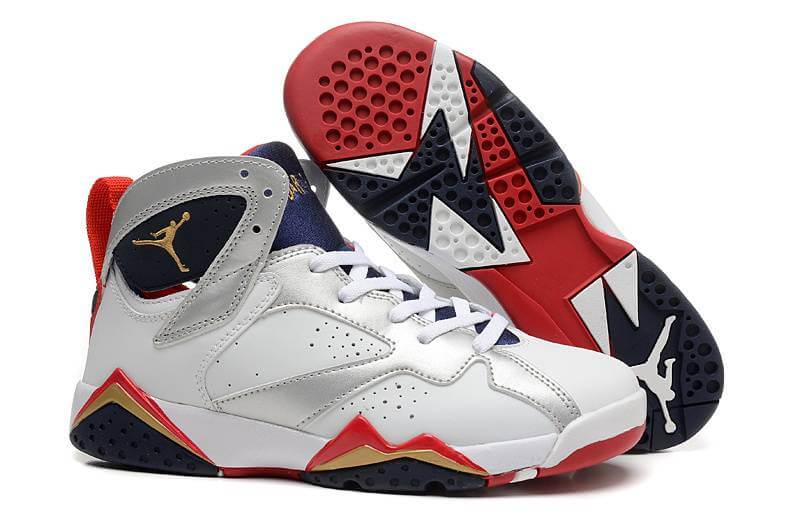 Premièrement, les baskets Air Jordan 7 Femme se distinguent par leur design iconique et leur confort exceptionnel.