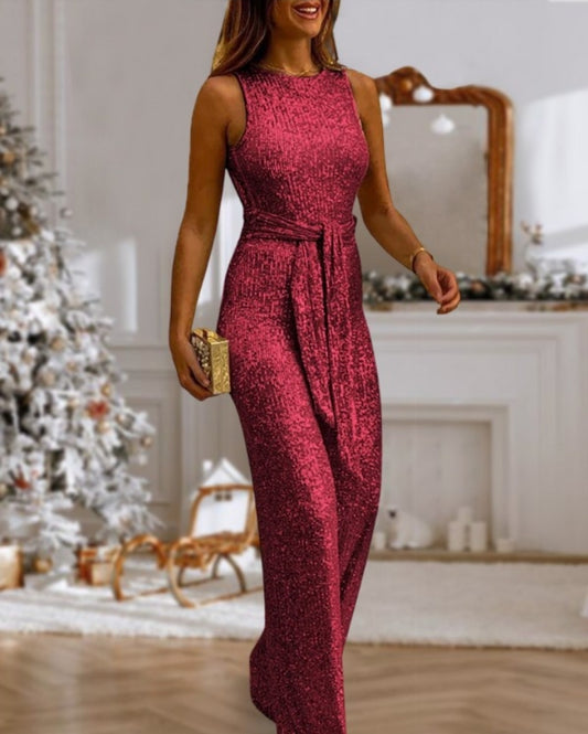 Premièrement : Les combinaisons à paillettes incarnent l’alliance parfaite entre glamour et modernité, offrant une silhouette élégante et audacieuse.