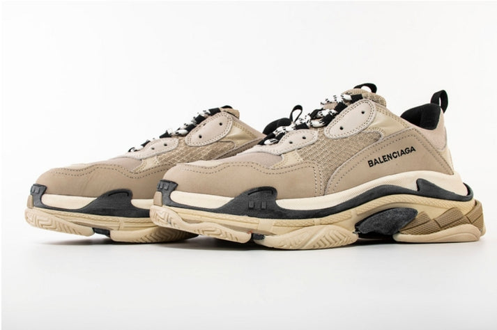 les sneakers Balenciaga Triple S "Beige Green Yellow" Femme sont un témoignage de l'engagement de Balenciaga à combiner style et innovation.