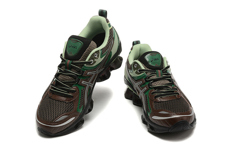 Premièrement :Les baskets Asics  offrent une combinaison parfaite de style et de performance.