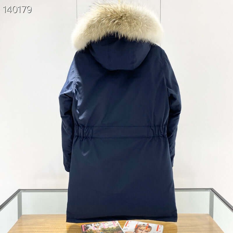 Résultat de l'évolution emblématique de la marque Canada G00se Femme, la Doudoune Canada G00se Femme est un témoignage de l'engagement de Canada G00se à combiner style