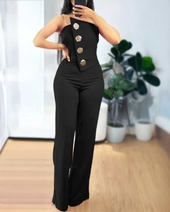 Premièrement : La Combinaison bandeau asymétrique sans bretelles avec boutons métalliques et salopette décontractée Femme.