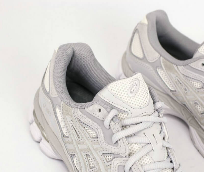 Premièrement :Les baskets Asics  offrent une combinaison parfaite de style et de performance.