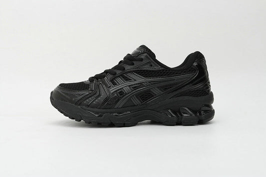 Résultats de l'engagement emblématique de la marque Asics à combiner style et innovation, les sneakers Asics Femme  sont des pièces maîtresses de la mode sportive.