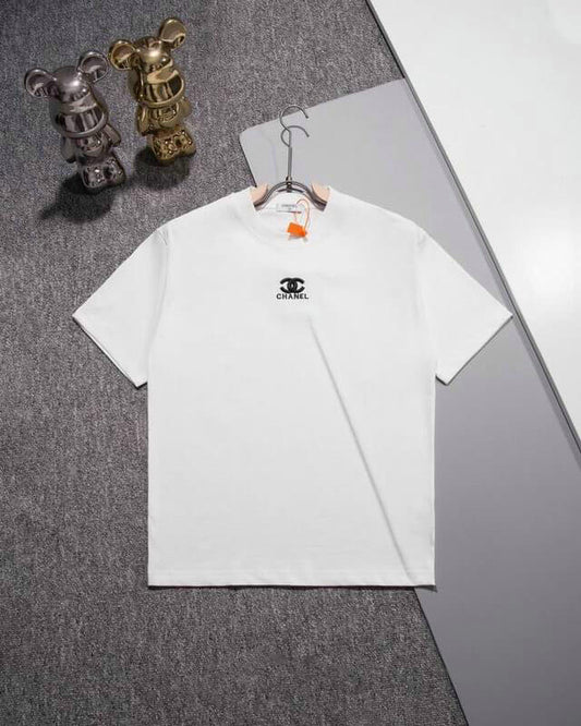 Premièrement : les T shirts Chanel Femme offrent une élégance et un confort inégalés.