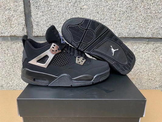 Premièrement : Les baskets Air Jordan 4 Femme se distinguent par leur design iconique et leur capacité à allier style et fonctionnalité.