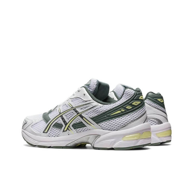 Premièrement :Les baskets Asics  offrent une combinaison parfaite de style et de performance. Leur design élégant et leurs technologies de pointe les rendent idéales pour les coureurs et les amateurs de mode. 