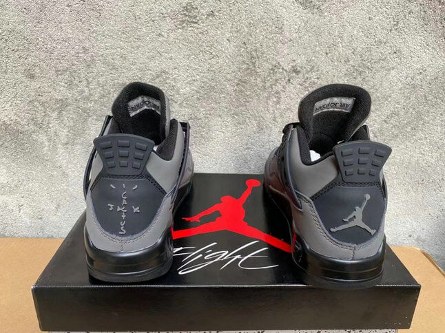 Premièrement : Les baskets Air Jordan 4 Femme se distinguent par leur design iconique et leur capacité à allier style et fonctionnalité.
