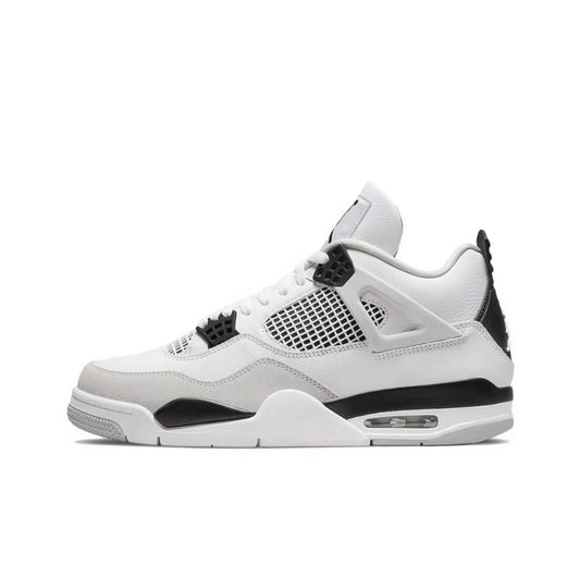 Premièrement : Les baskets Air Jordan 4 Femme se distinguent par leur design iconique et leur capacité à allier style et fonctionnalité.